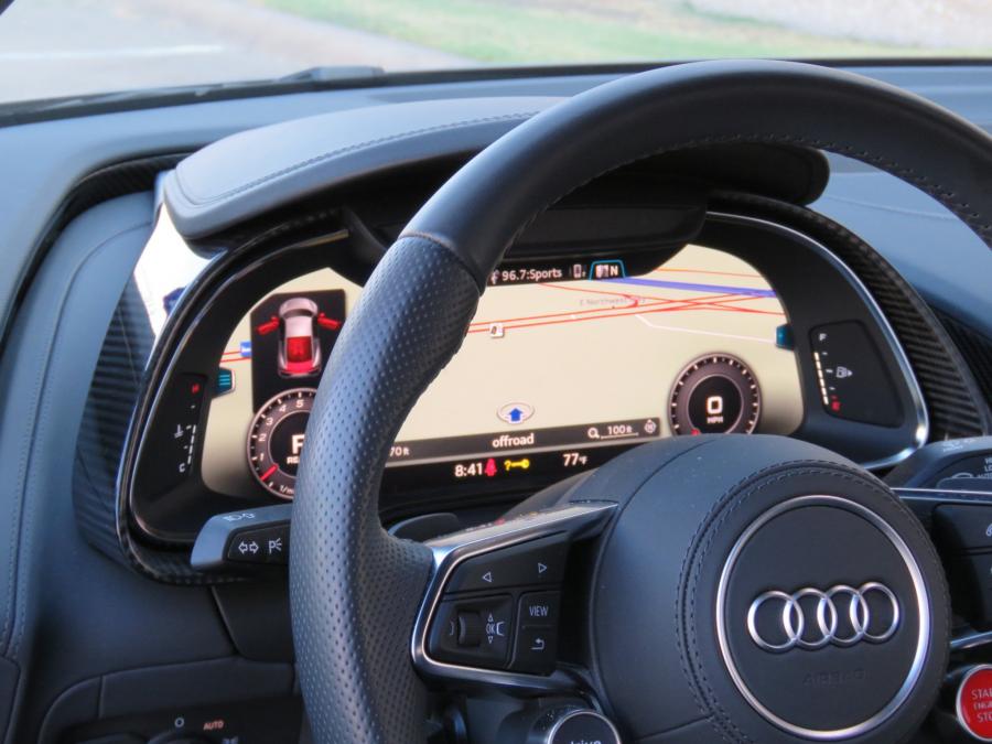 Панель приборов Audi R8 RWS 2018 года  (фото 41 из 70)